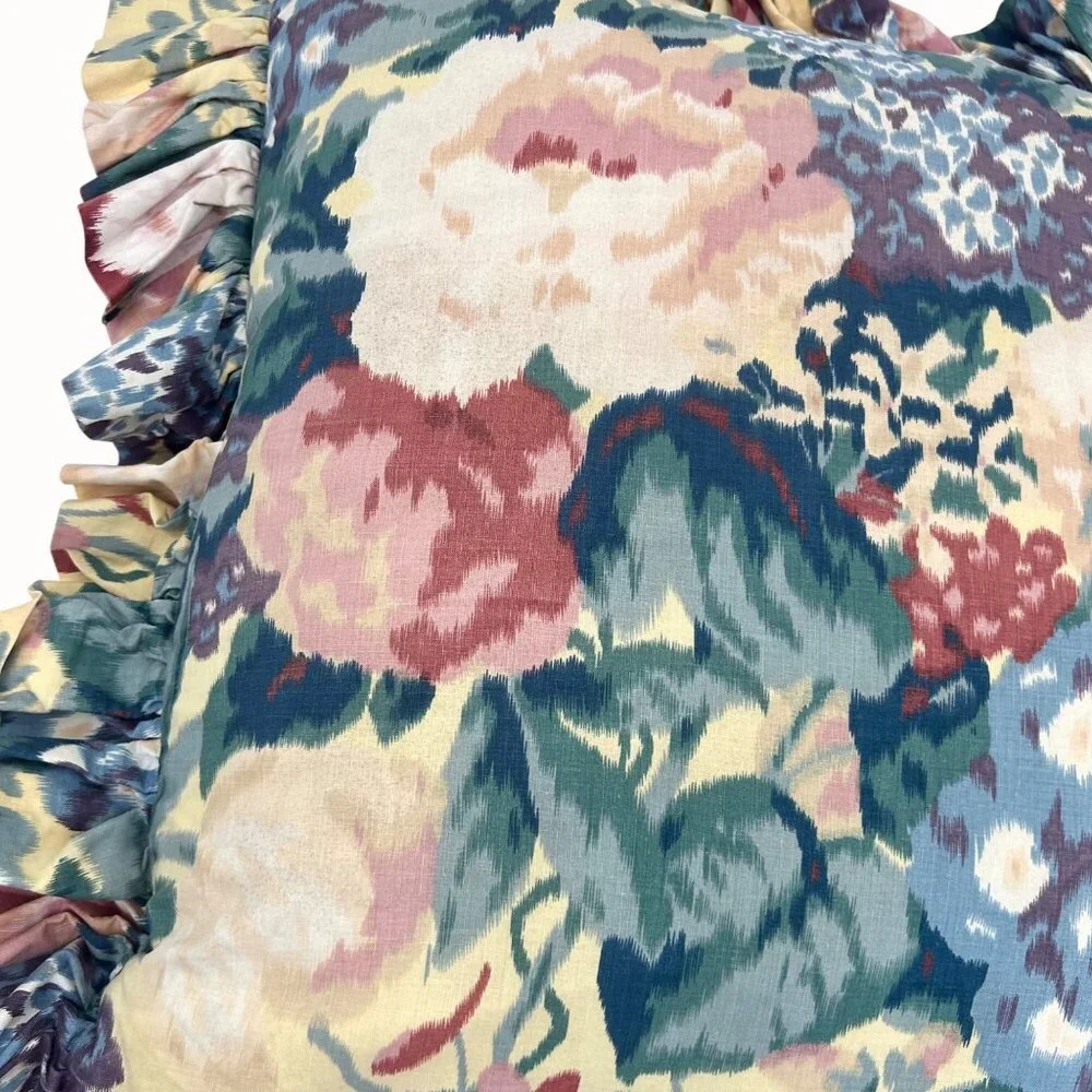 VINTAGE FLORAL RUFFLED THROW PILLOW ZIPPERD SHAM PILLOW INSIDE COTTAGE